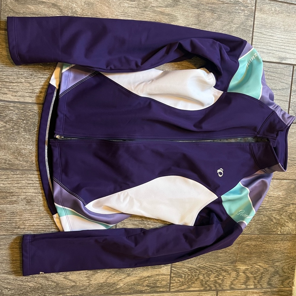 New without tags pearl Izumi soft shell jacket, size M